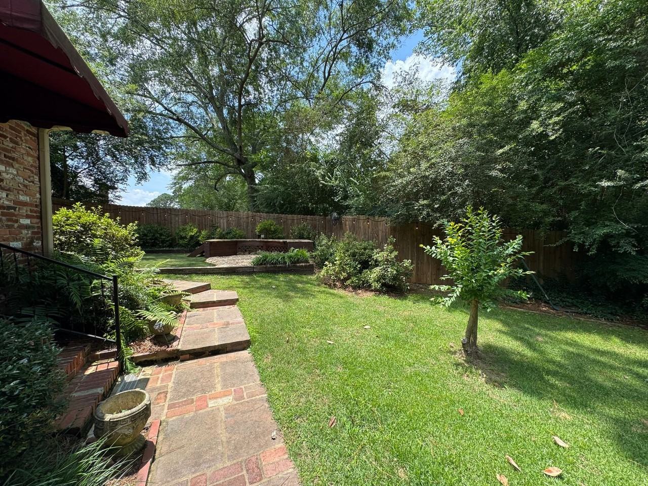 605 Country Club Dr - Photo 2 of 26