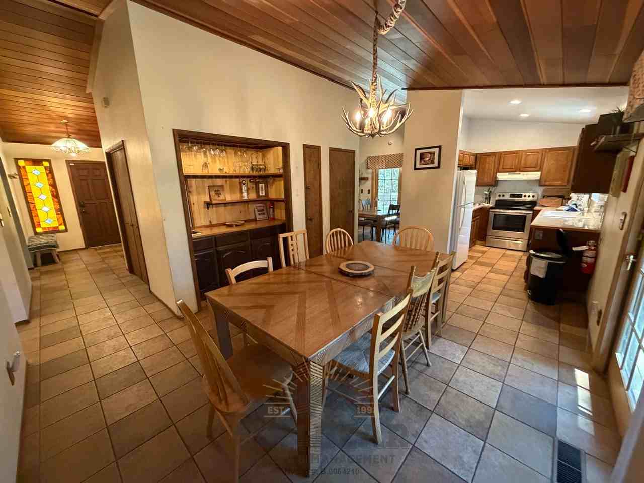 833 Mccourry Blvd - Photo 5 of 28