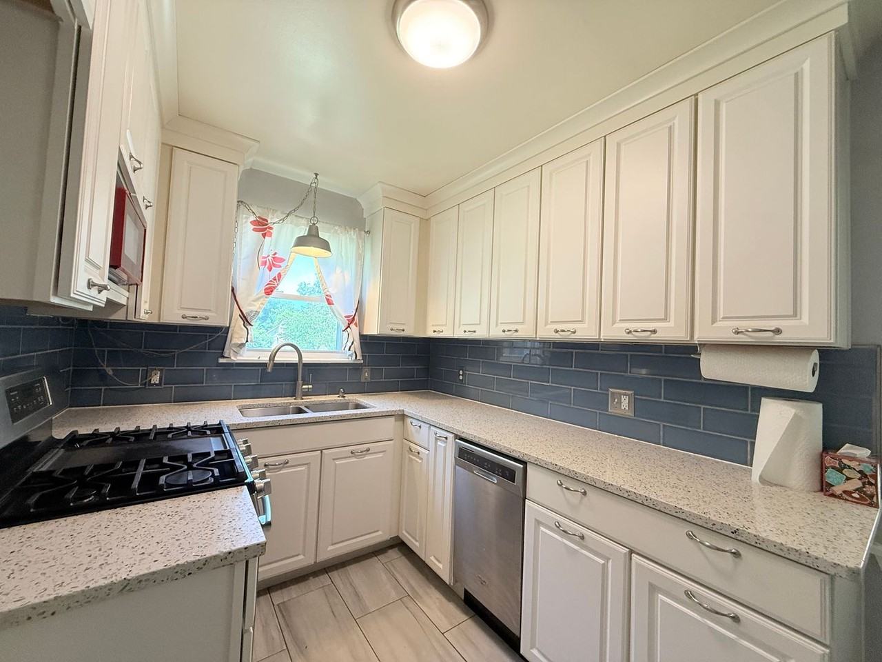 209 S Quebec Ave - Photo 3 of 15