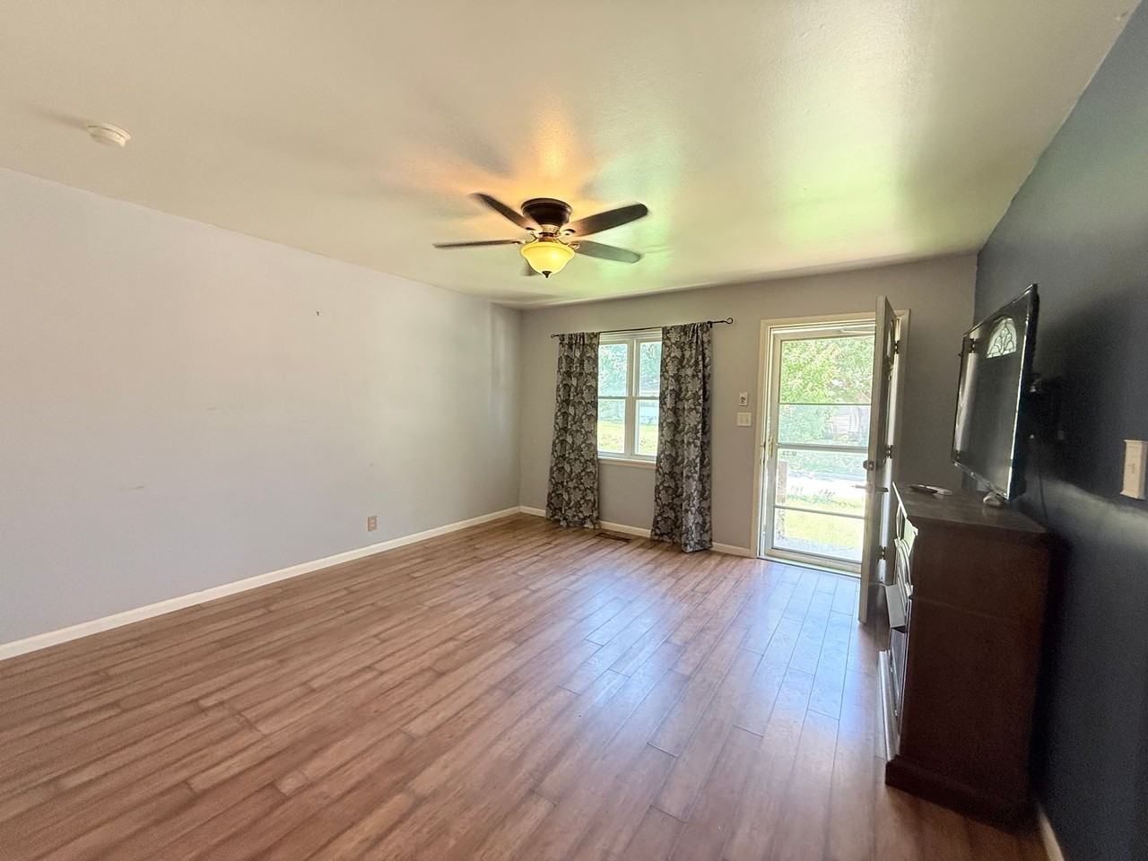 209 S Quebec Ave - Photo 5 of 15
