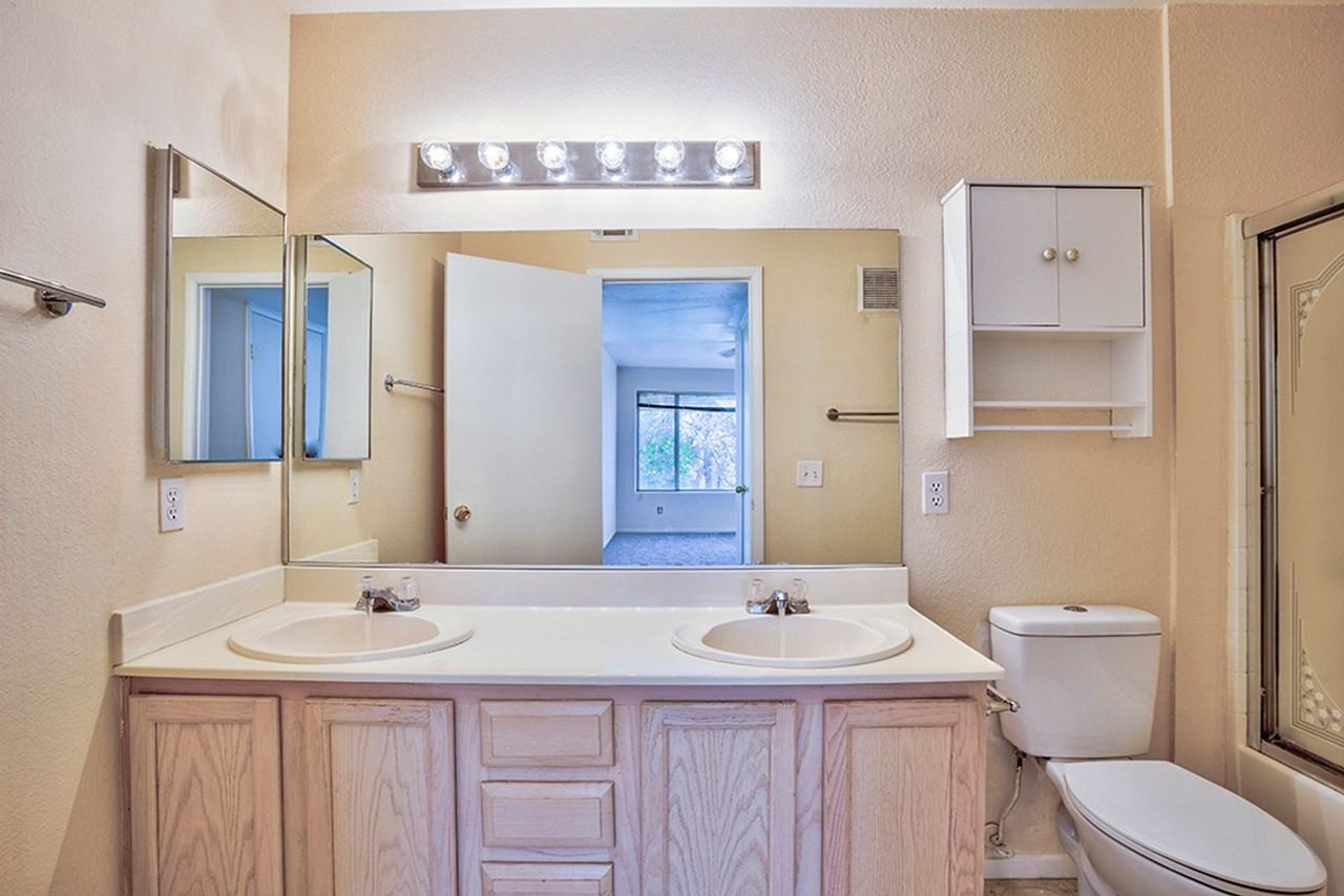3035 Casey Dr #201 - Photo 5 of 40