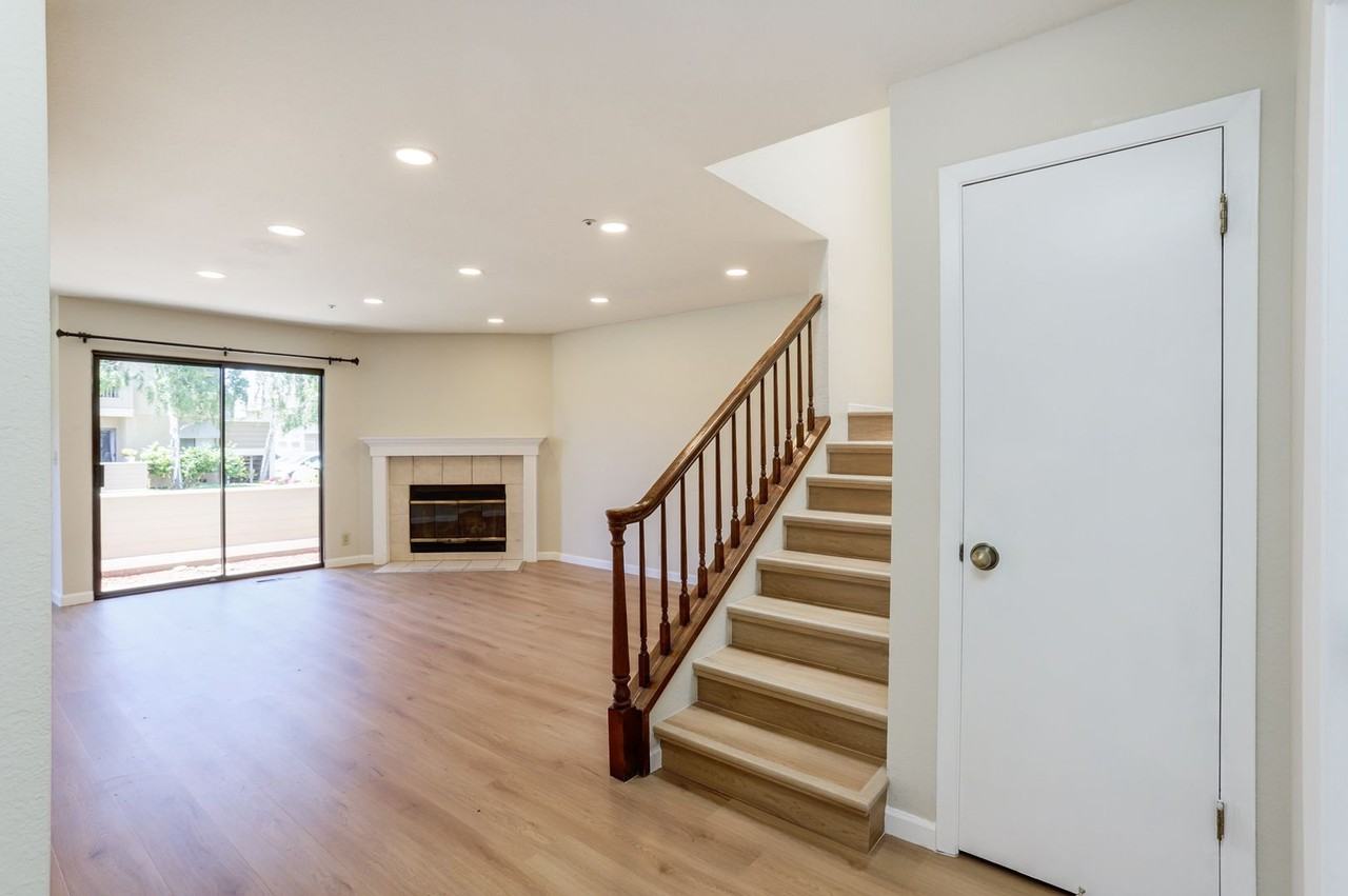 223 Bonita Ln - Photo 4 of 40
