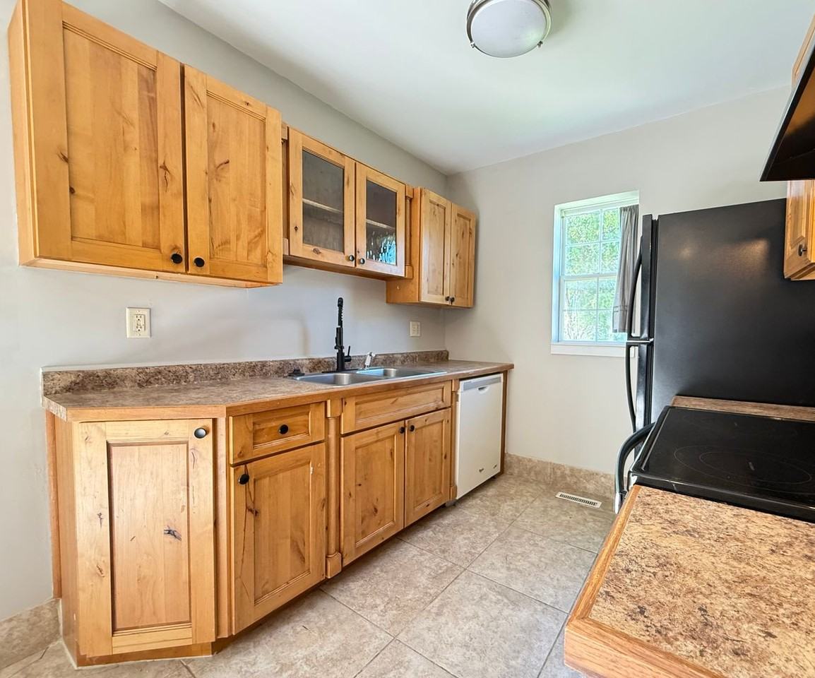 3445 3rd Ave - Photo 5 of 17