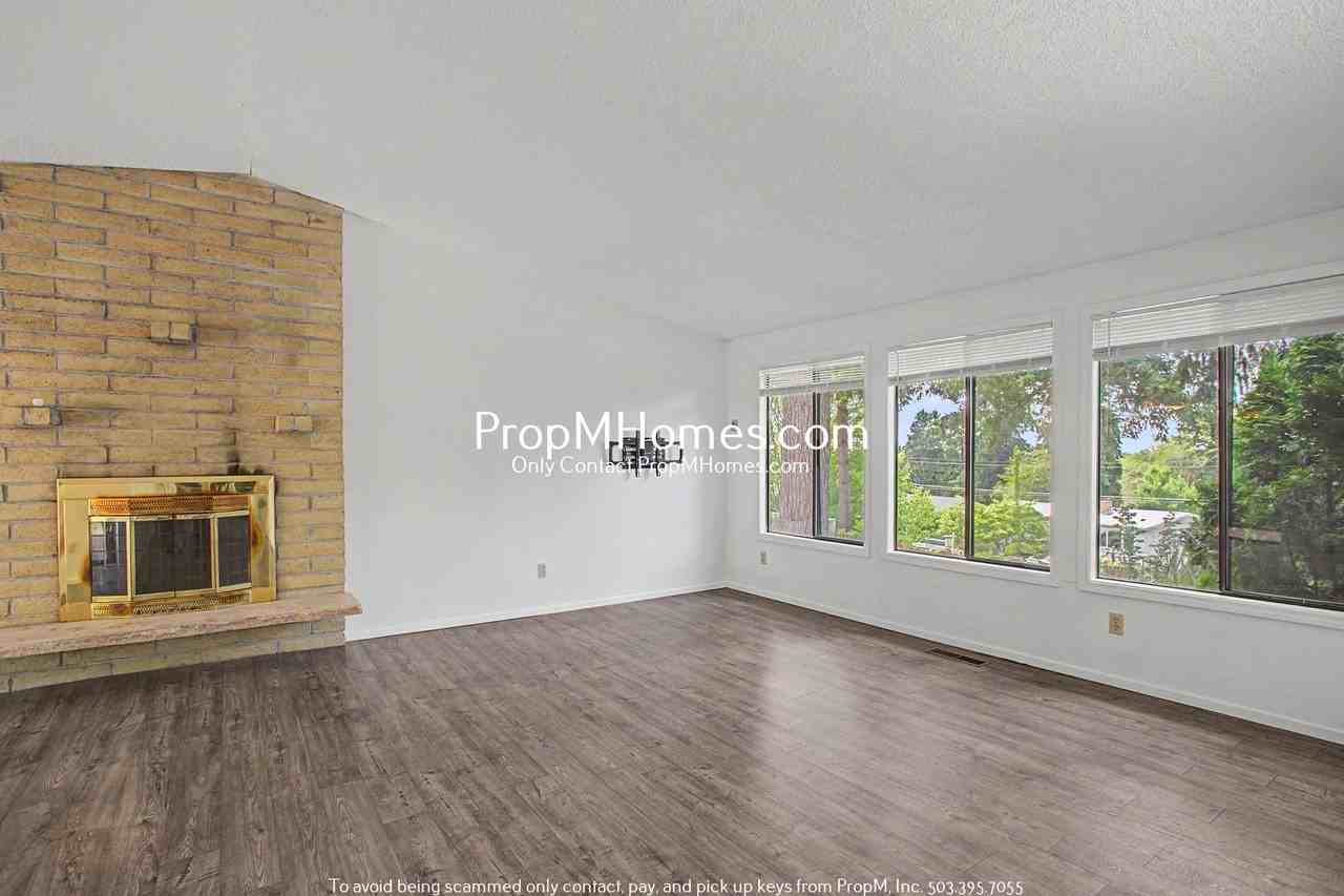 810 810 SW Spring Lane - NEW PROPERTY - Photo 4 of 27