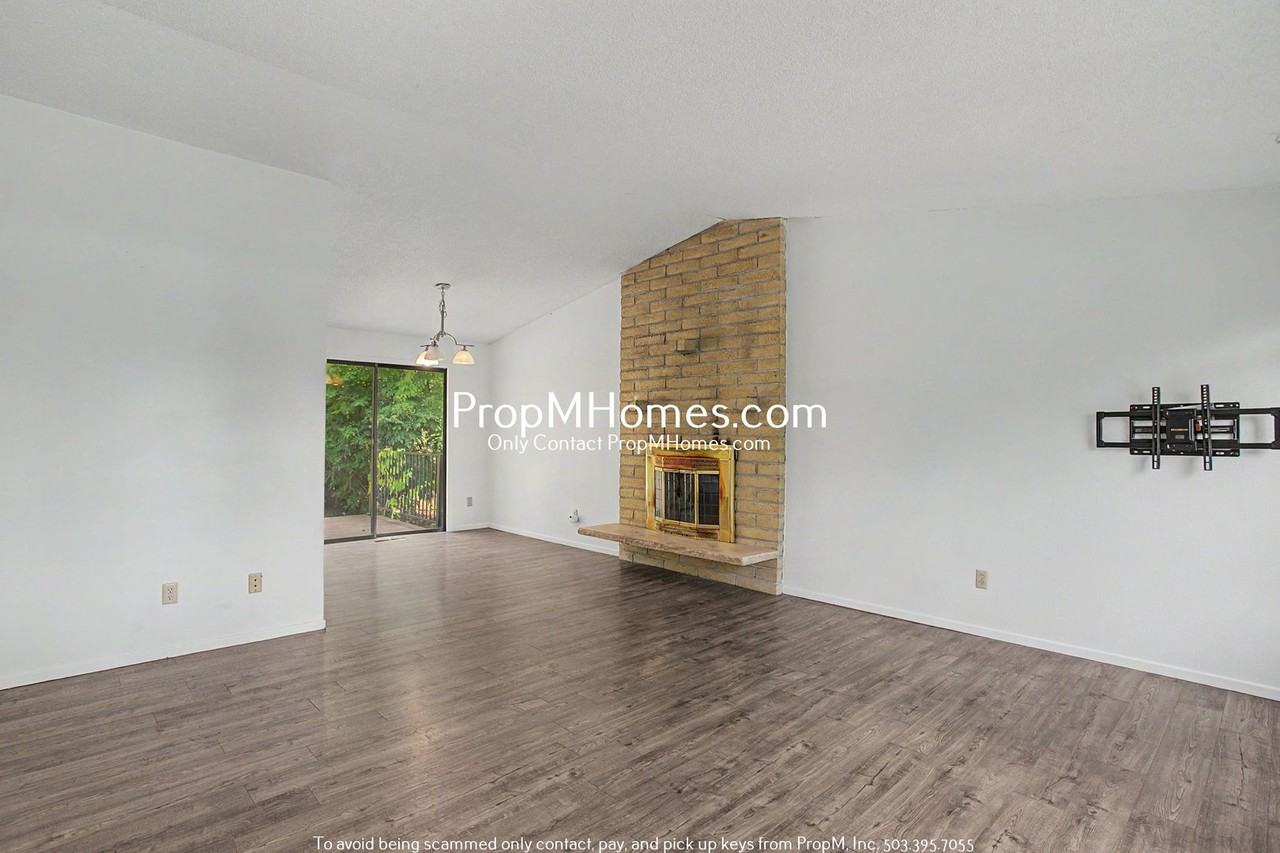 810 810 SW Spring Lane - NEW PROPERTY - Photo 5 of 27
