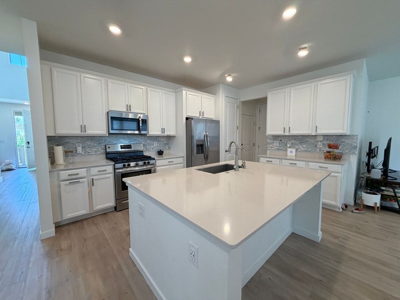 9009 Redfield Ln - Photo 2 of 25