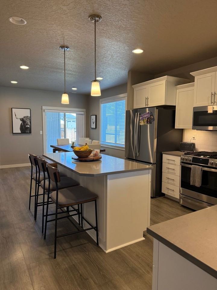 621 N Meadow Ln - Photo 2 of 27