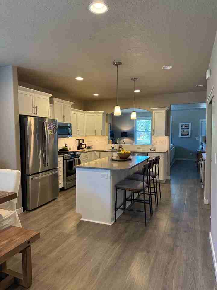 621 N Meadow Ln - Photo 3 of 27