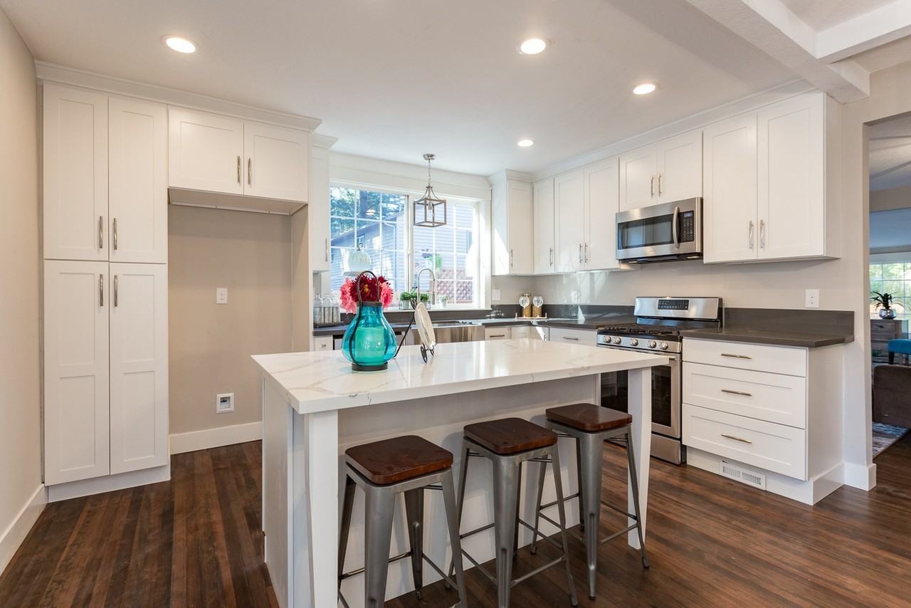 5262 Rosewood St - Photo 6 of 50