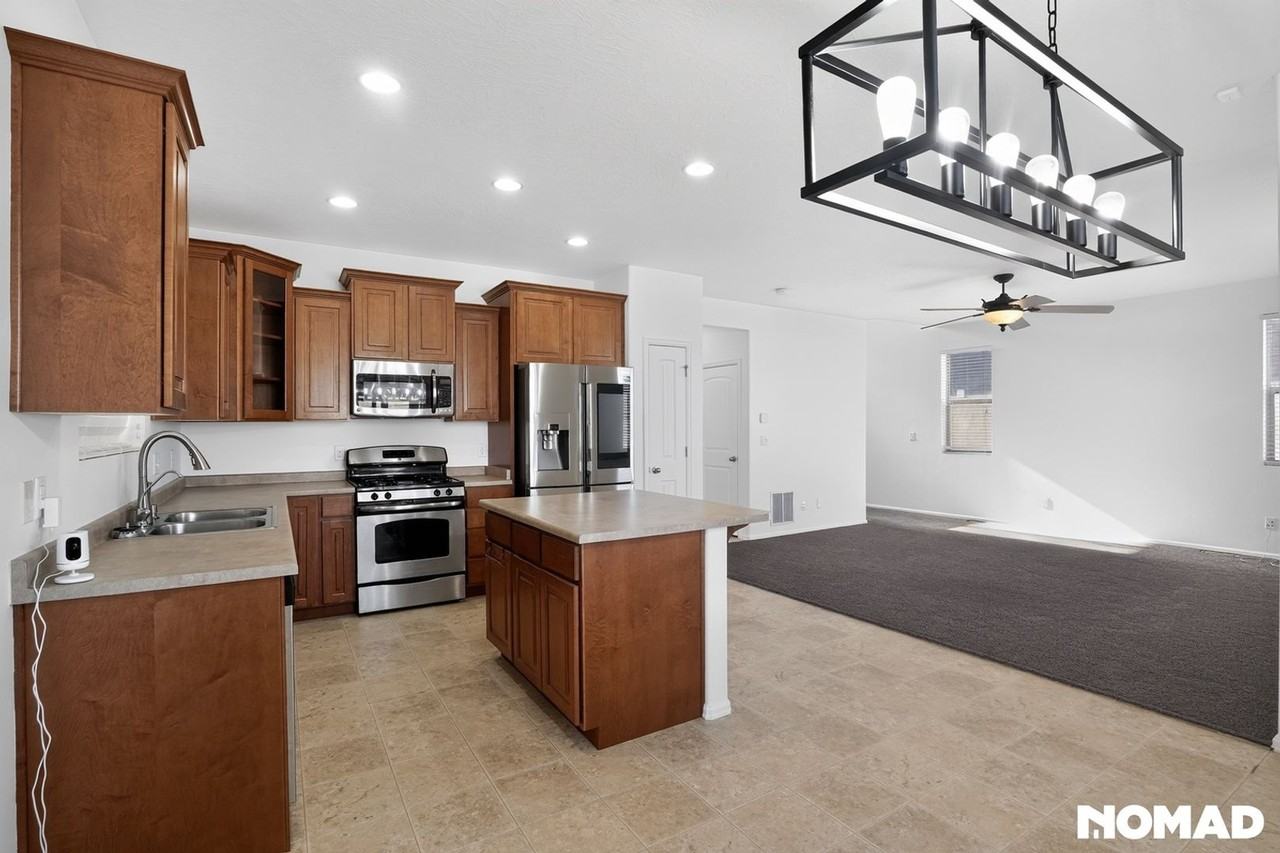 5459 N Chestnut St - Photo 2 of 29