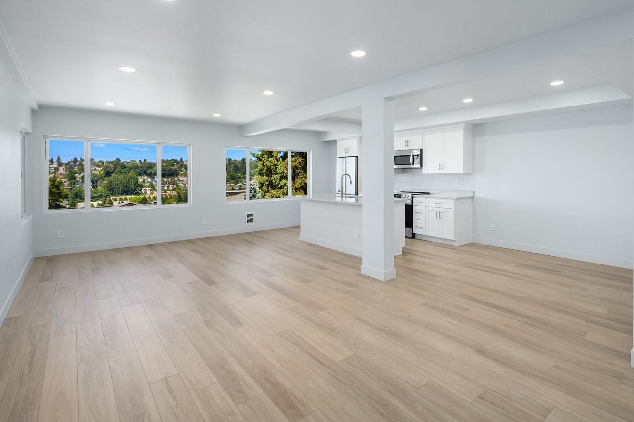 2567 13th Ave W - Photo 3 of 13