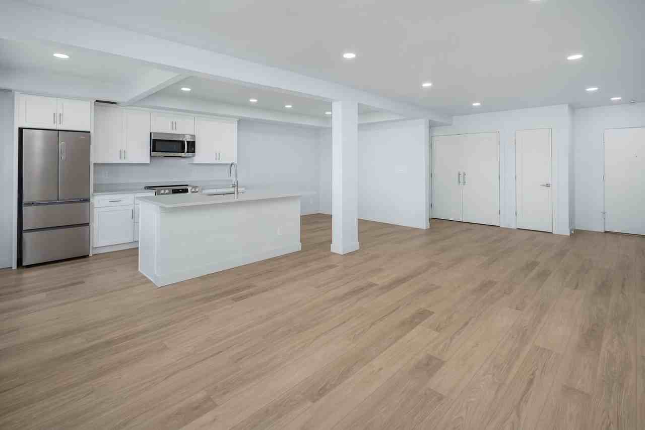 2567 13th Ave W - Photo 4 of 13