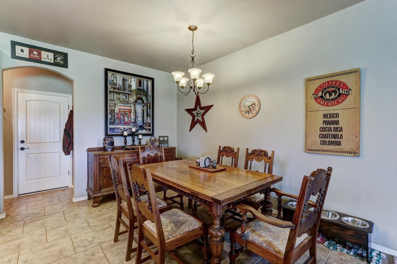 10625 Granada Dr - Photo 7 of 20