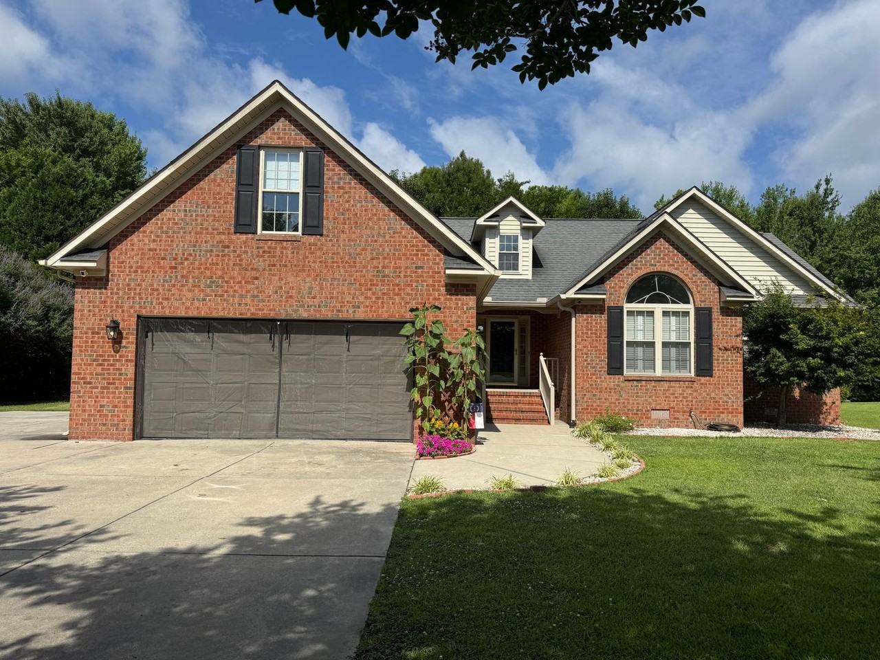 105 Owls Nest Ct - Photo 2 of 29