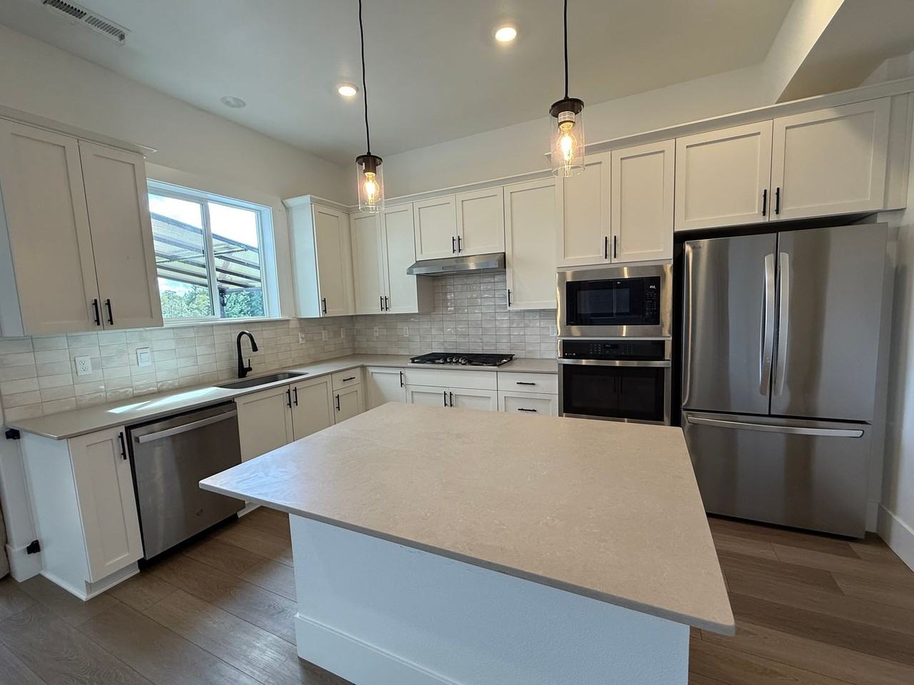 17820 Sw Maiden Ct - Photo 3 of 20