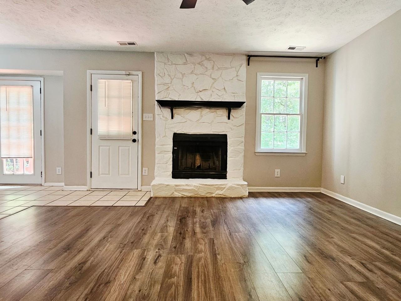 7490 Beverly Dr - Photo 7 of 23