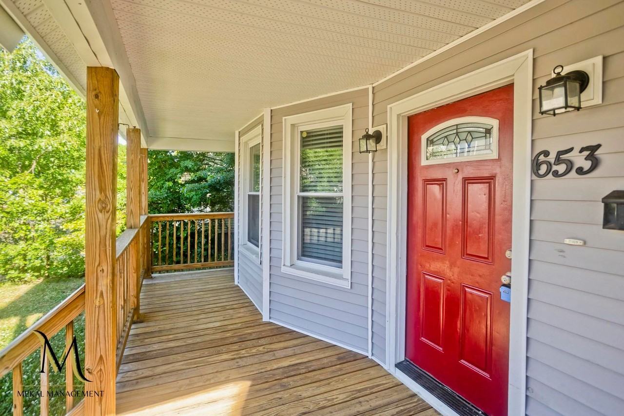 653 Belmont Ave - Photo 2 of 31