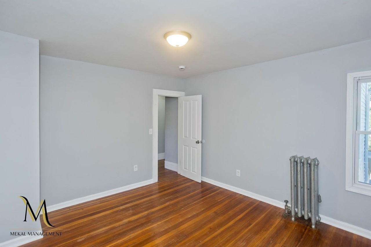653 Belmont Ave - Photo 4 of 31
