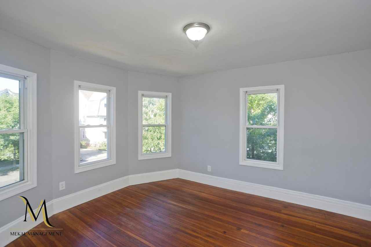 653 Belmont Ave - Photo 5 of 31