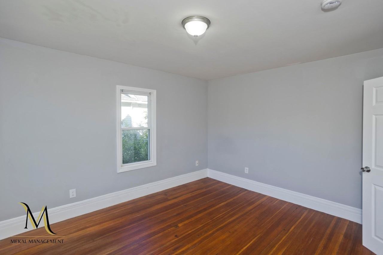 653 Belmont Ave - Photo 7 of 31