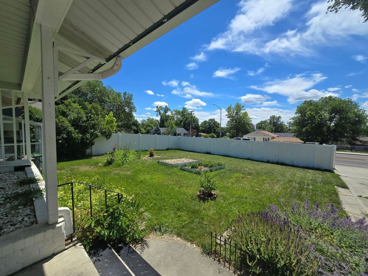 1005 Rimrock Rd - Photo 2 of 31