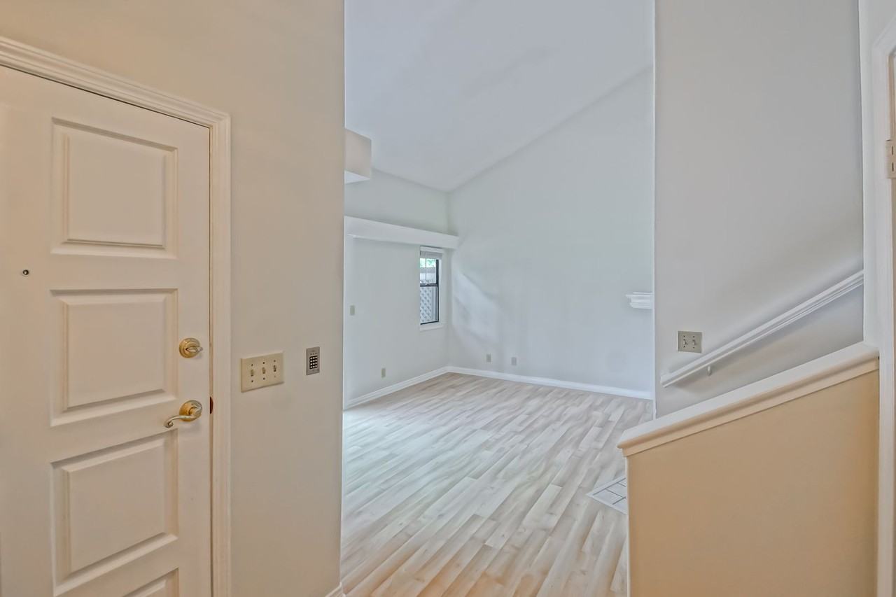 23 Coronado Ct - Photo 5 of 48