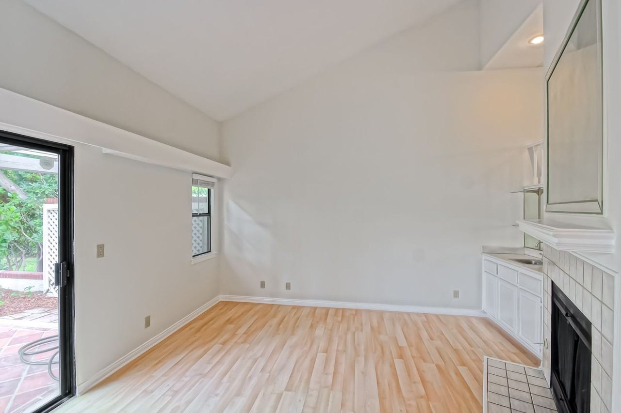 23 Coronado Ct - Photo 7 of 48