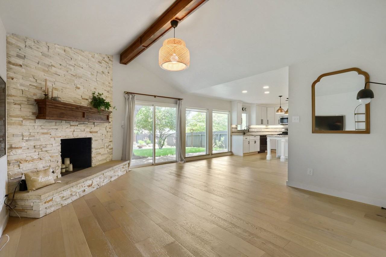 1602 Thornridge Rd - Photo 3 of 22