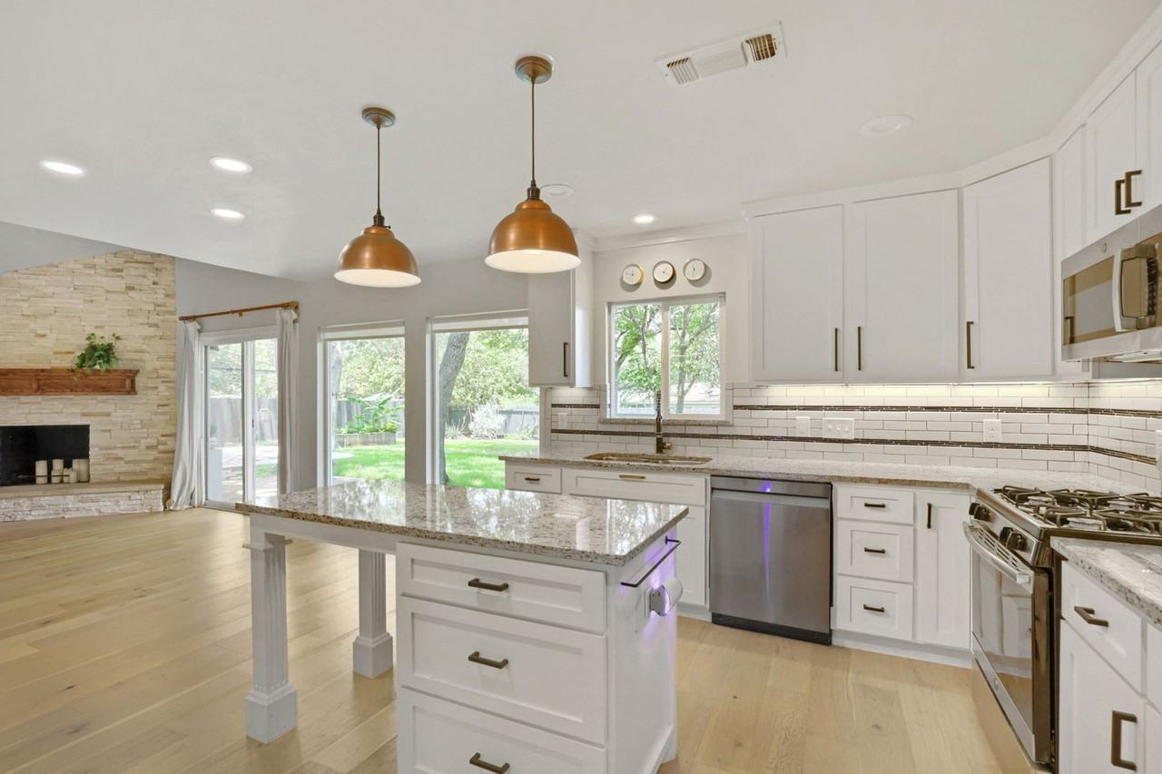 1602 Thornridge Rd - Photo 6 of 22