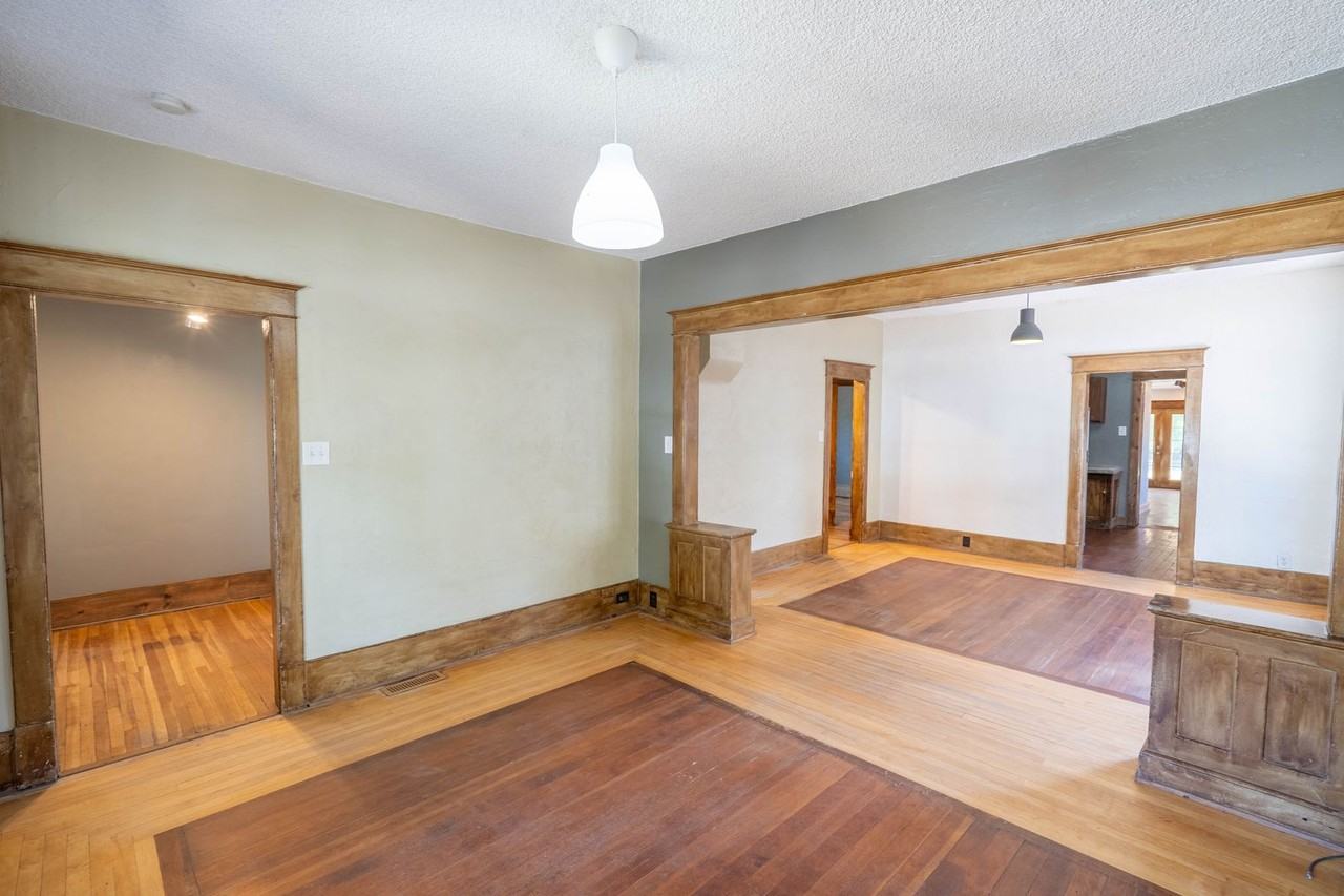 763 27th St - Photo 2 of 22