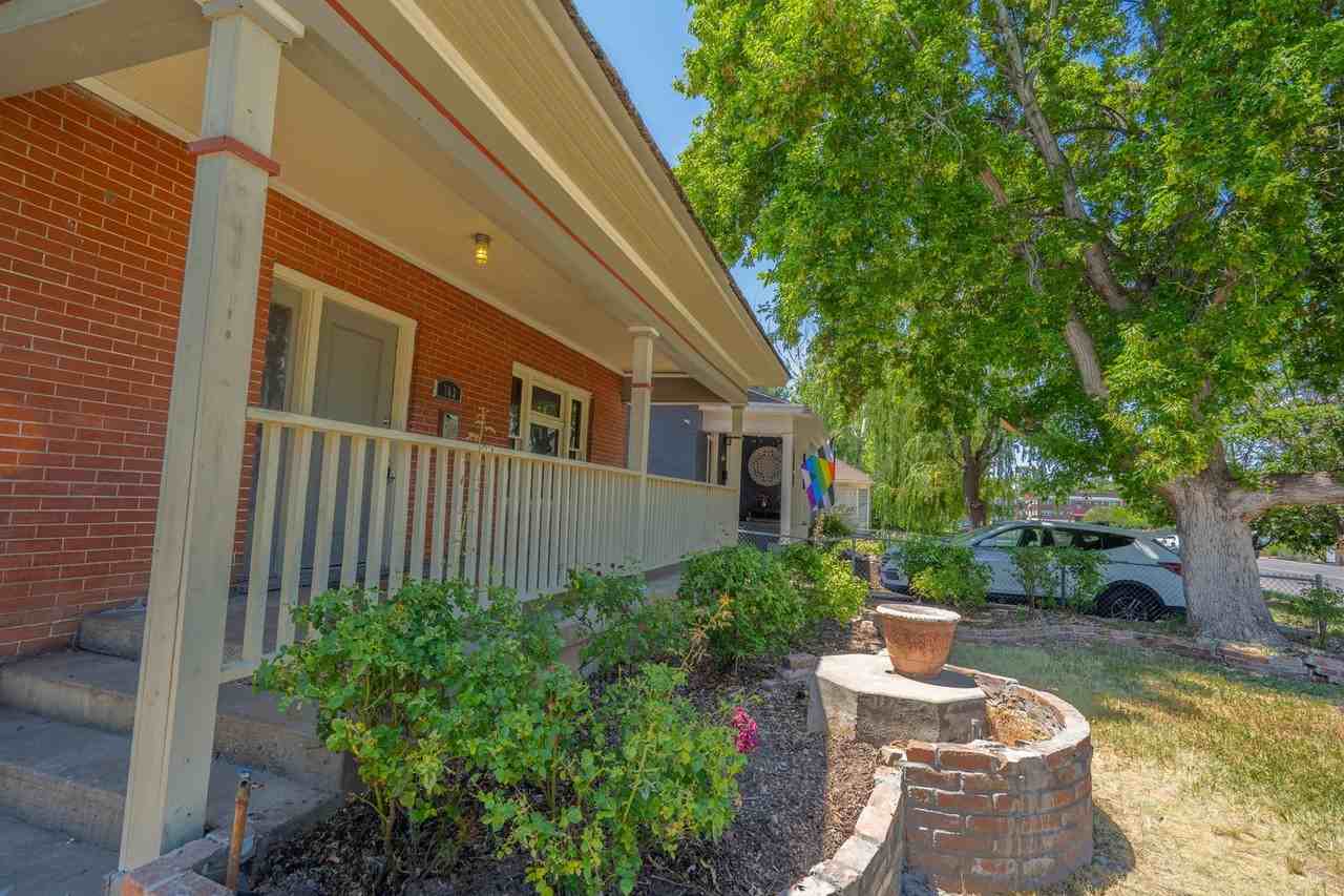 763 27th St - Photo 5 of 22