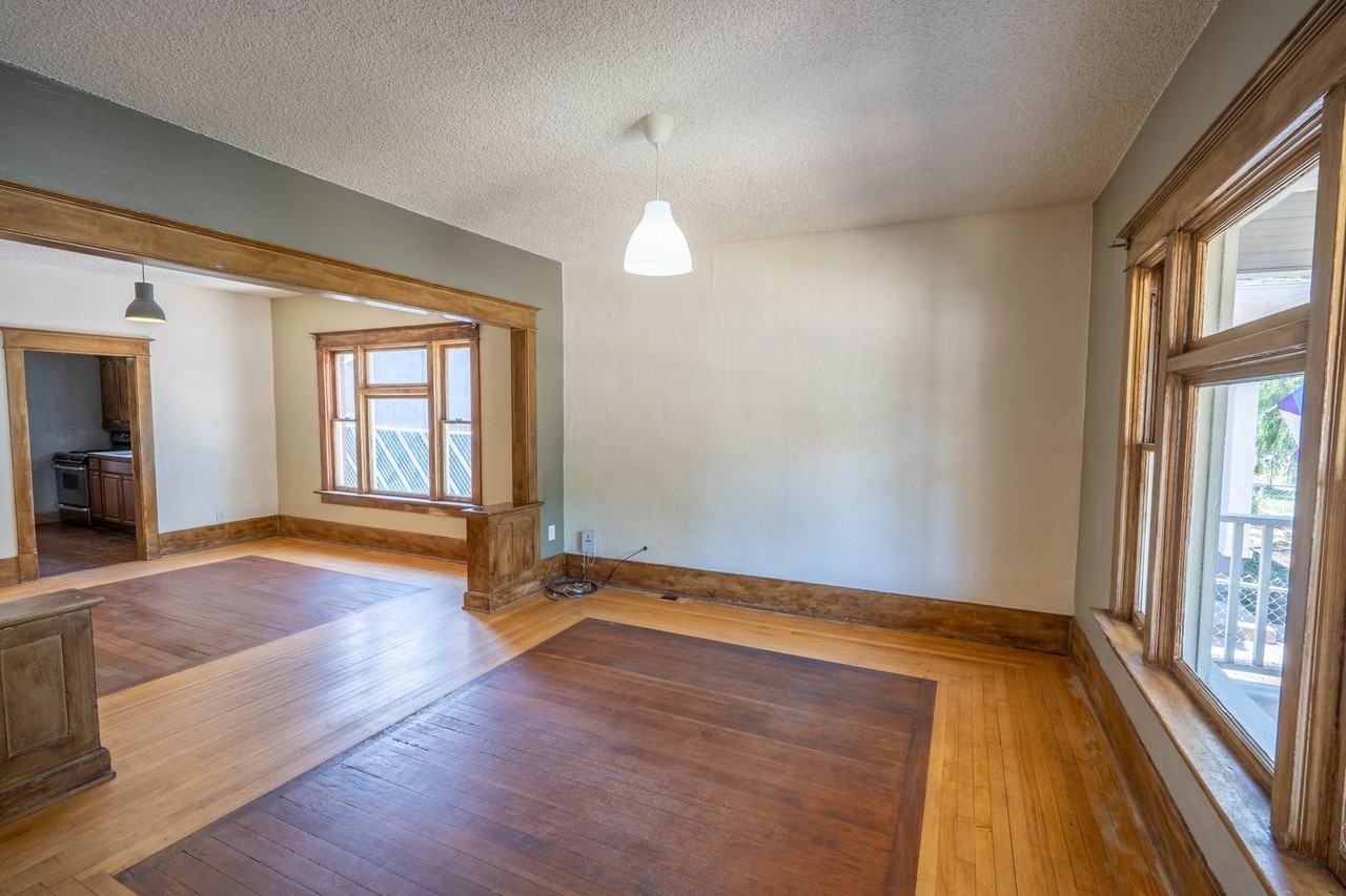 763 27th St - Photo 6 of 22
