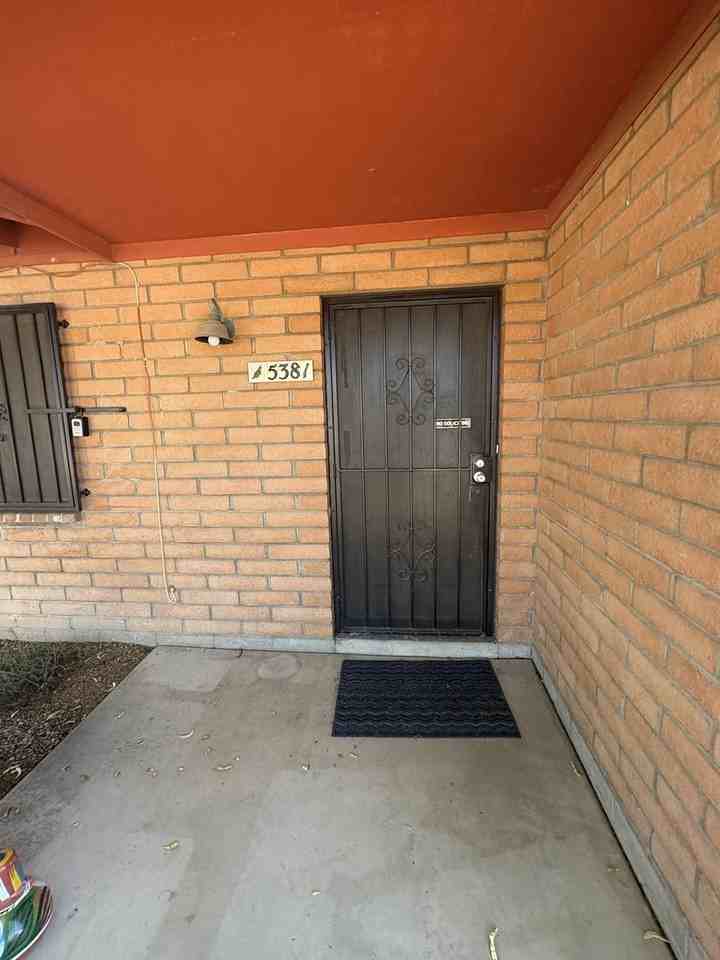 5381 S Pin Oak Dr - Photo 3 of 39