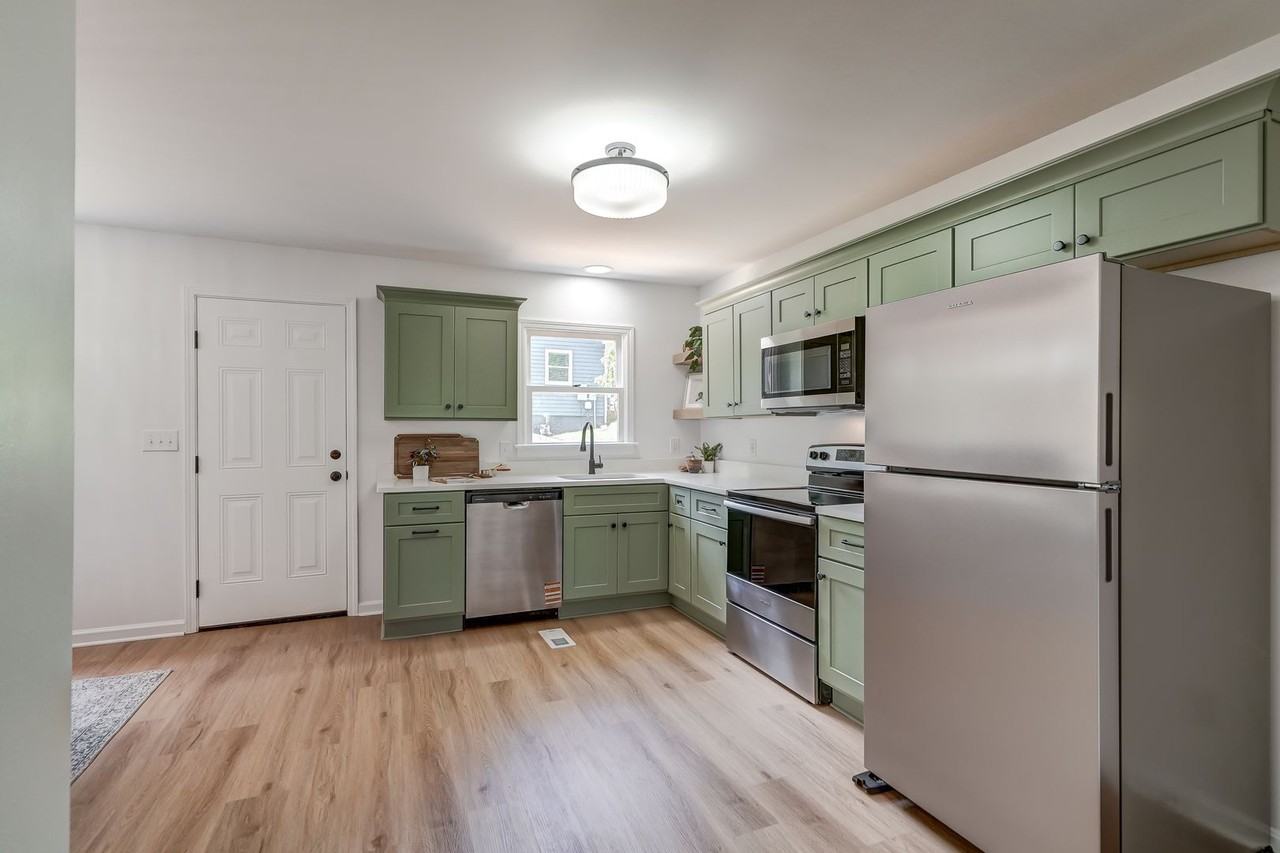 1453 Avon St - Photo 4 of 24
