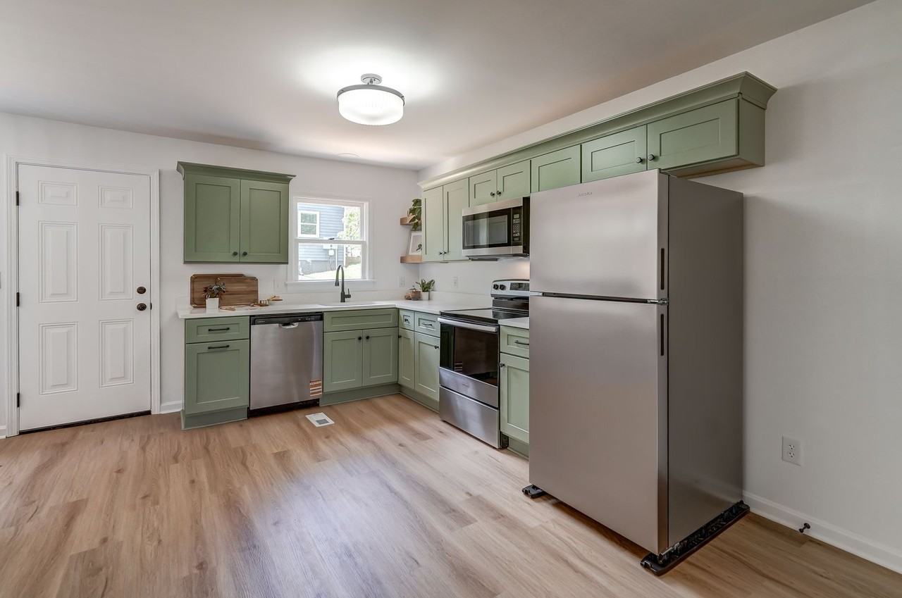1453 Avon St - Photo 6 of 24