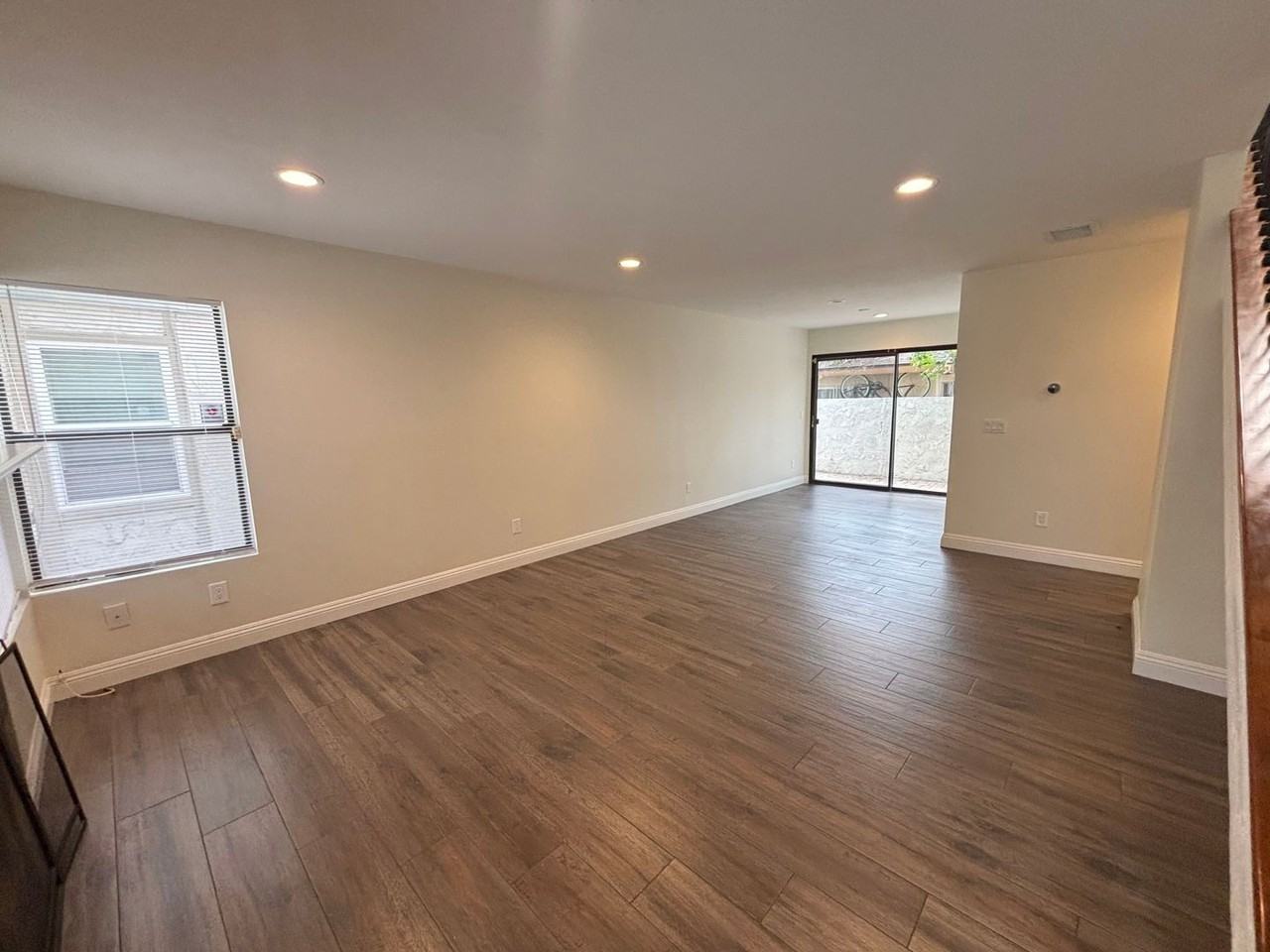 3310 E Collins Ave #1 - Photo 3 of 28