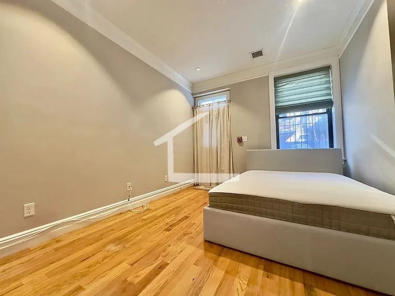 678 Massachusetts Ave - Photo 5 of 23
