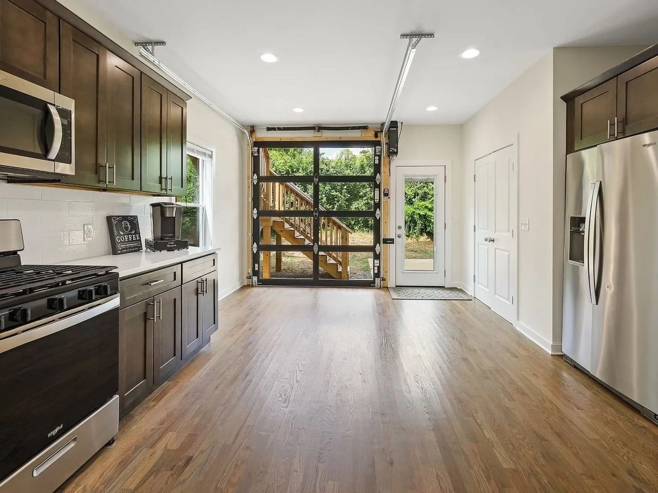 2218 14th Ave N - Photo 3 of 31