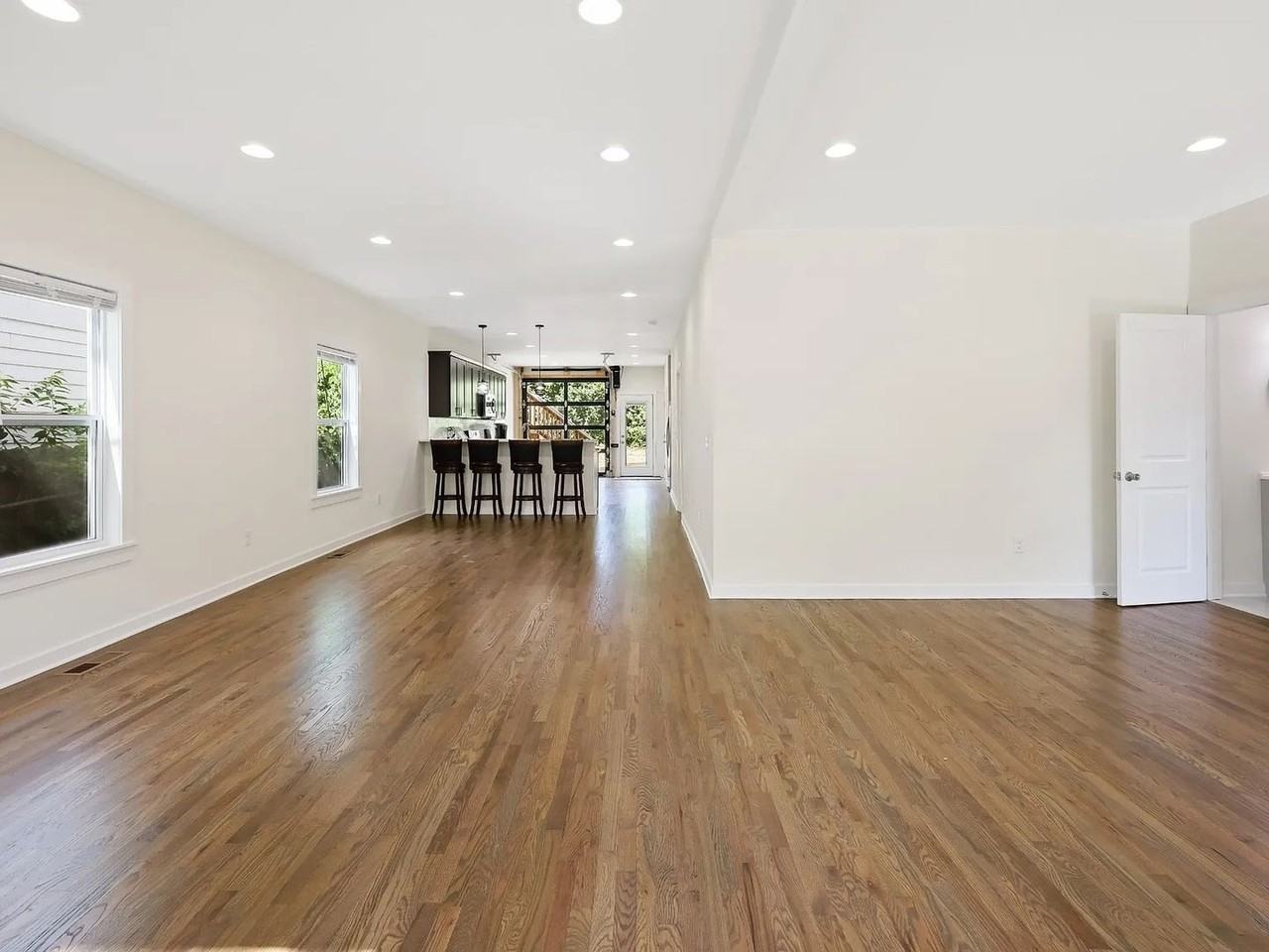 2218 14th Ave N - Photo 4 of 31