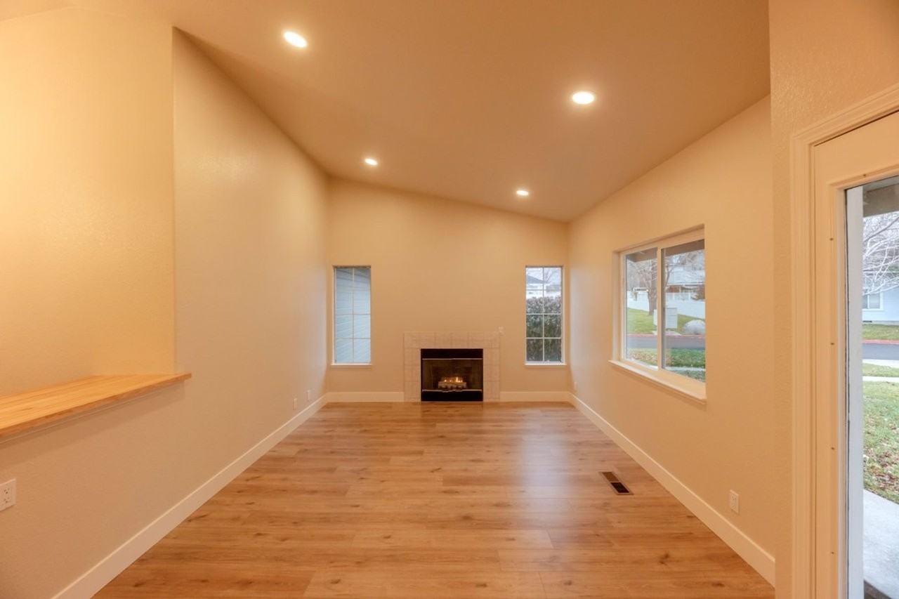 7562 Wheeldale Cir - Photo 6 of 34