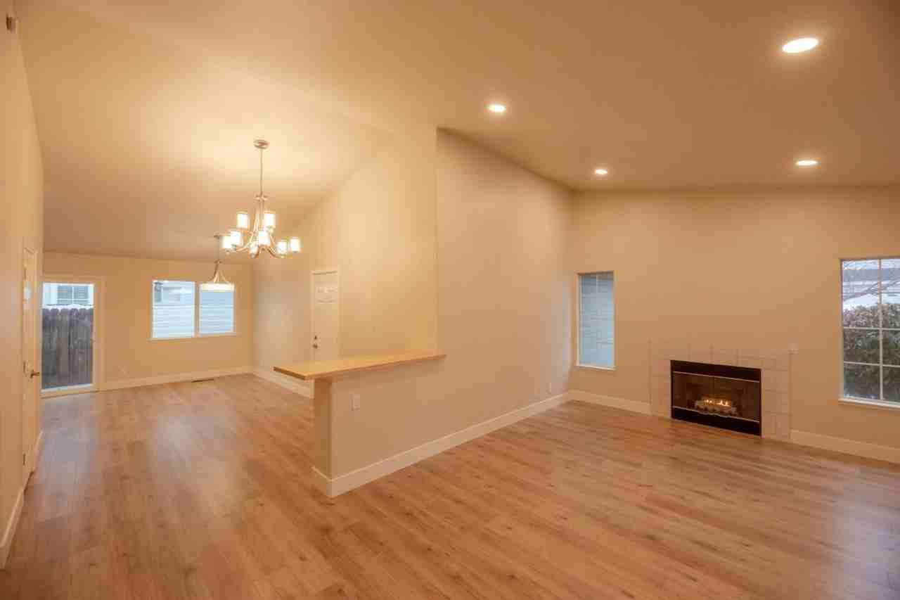 7562 Wheeldale Cir - Photo 7 of 34