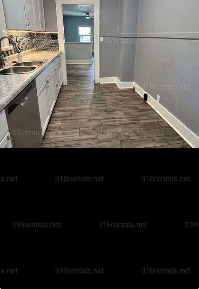 1118 S Hydraulic St - Photo 7 of 13