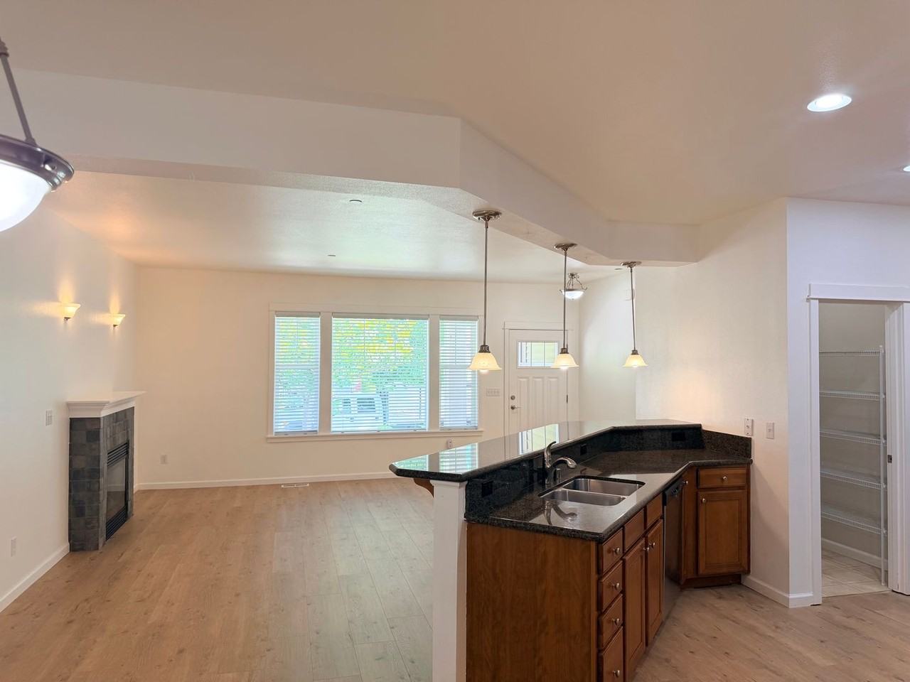 3047 Ridge View Pl - Photo 5 of 24