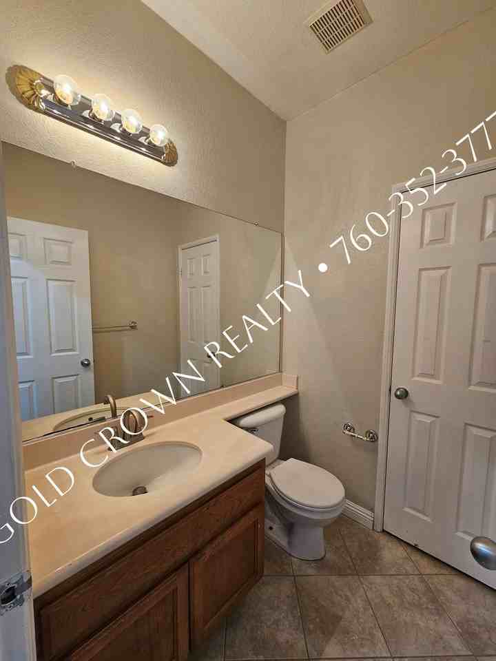 599 Yucca St - Photo 3 of 26