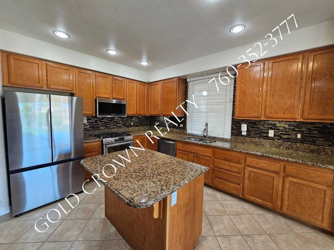 599 Yucca St - Photo 5 of 26