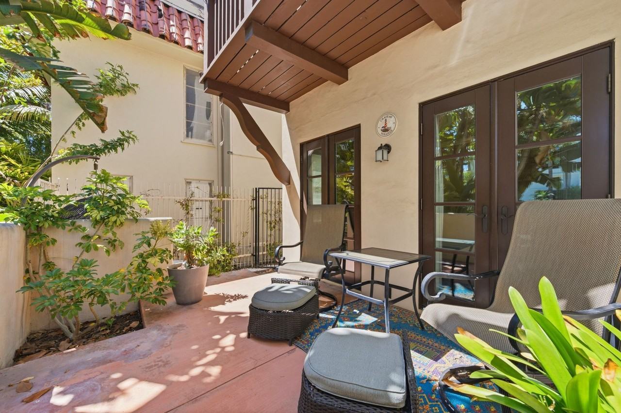 1520 Miramar Dr - Photo 3 of 38