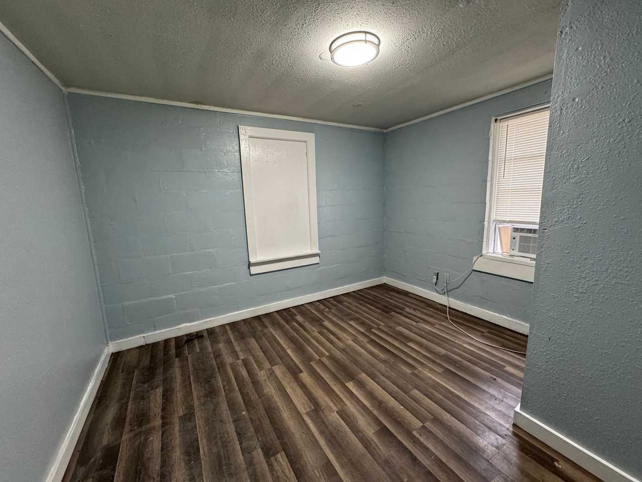 704 Nw Alma Ave - Photo 6 of 12