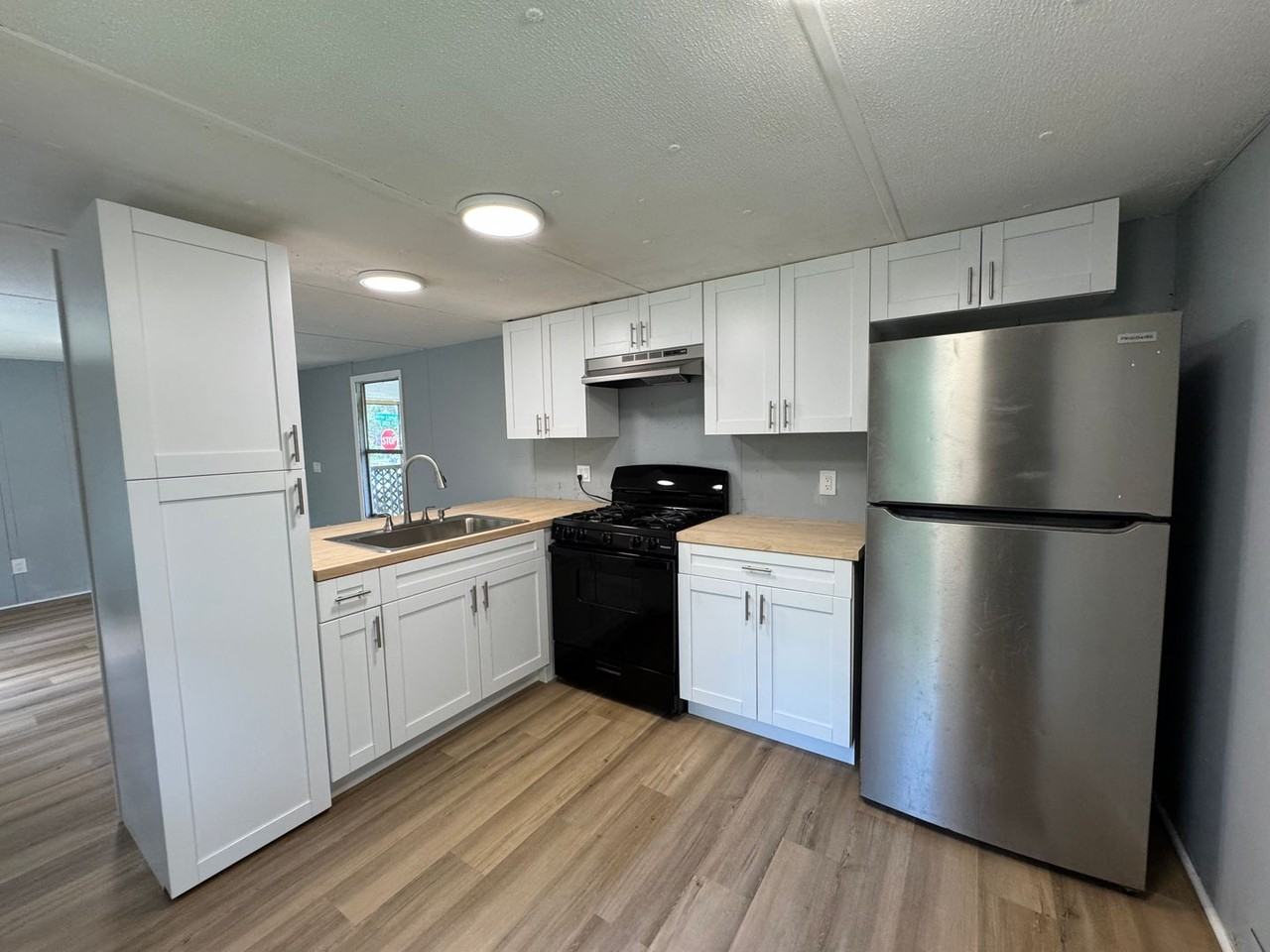 817 6th St Sw - Photo 3 of 17