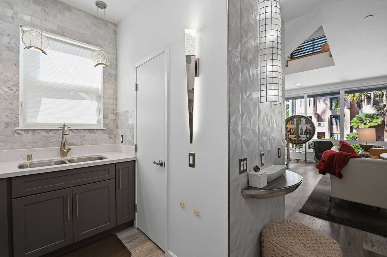 4257 3rd Ave #5 - Photo 6 of 30