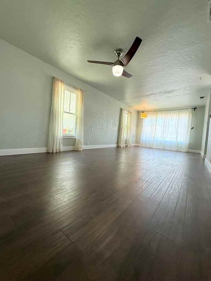 617 Grove St - Photo 3 of 21
